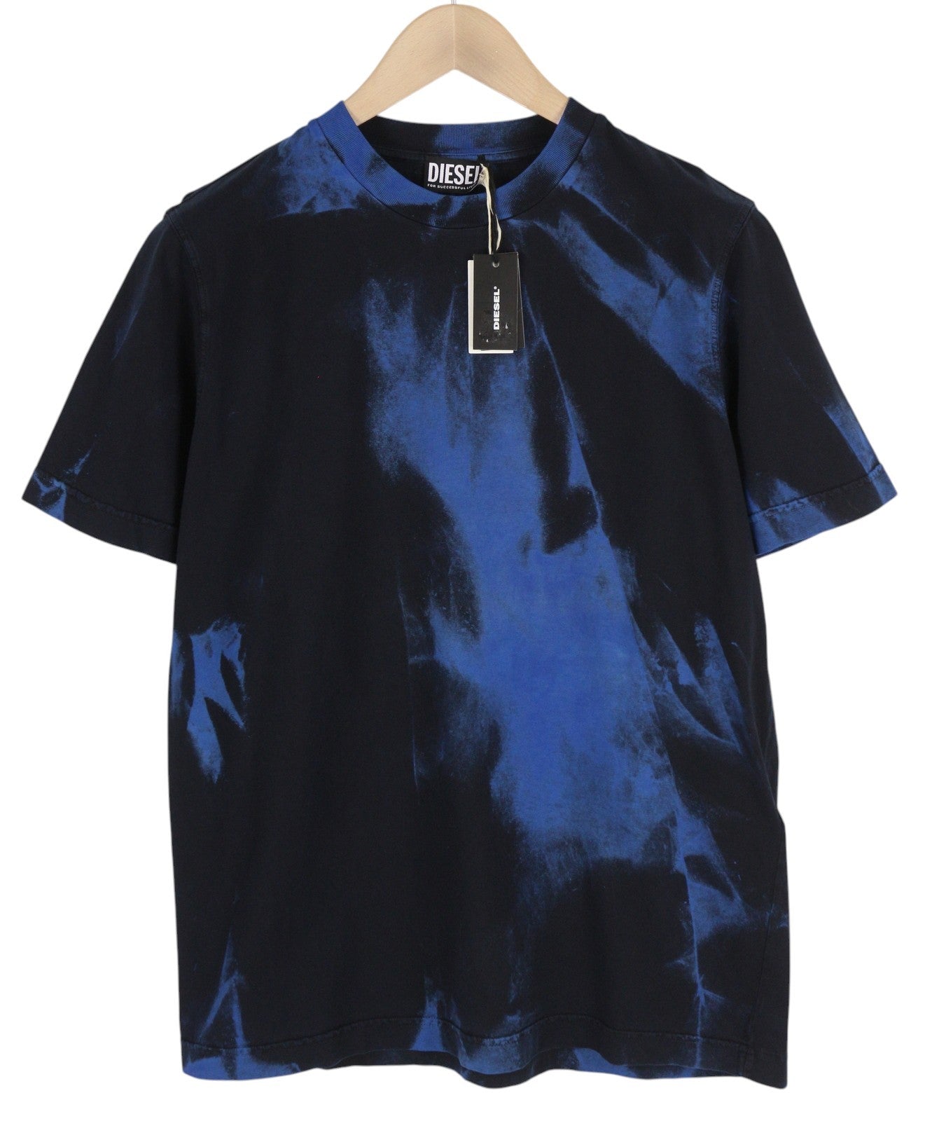 DIESEL T-Just-B84 vyriški marškinėliai S dydžio, juodi, trikotažiniai, tamprūs, apvalios apykaklės, rekomenduojama kaina – 150 € 