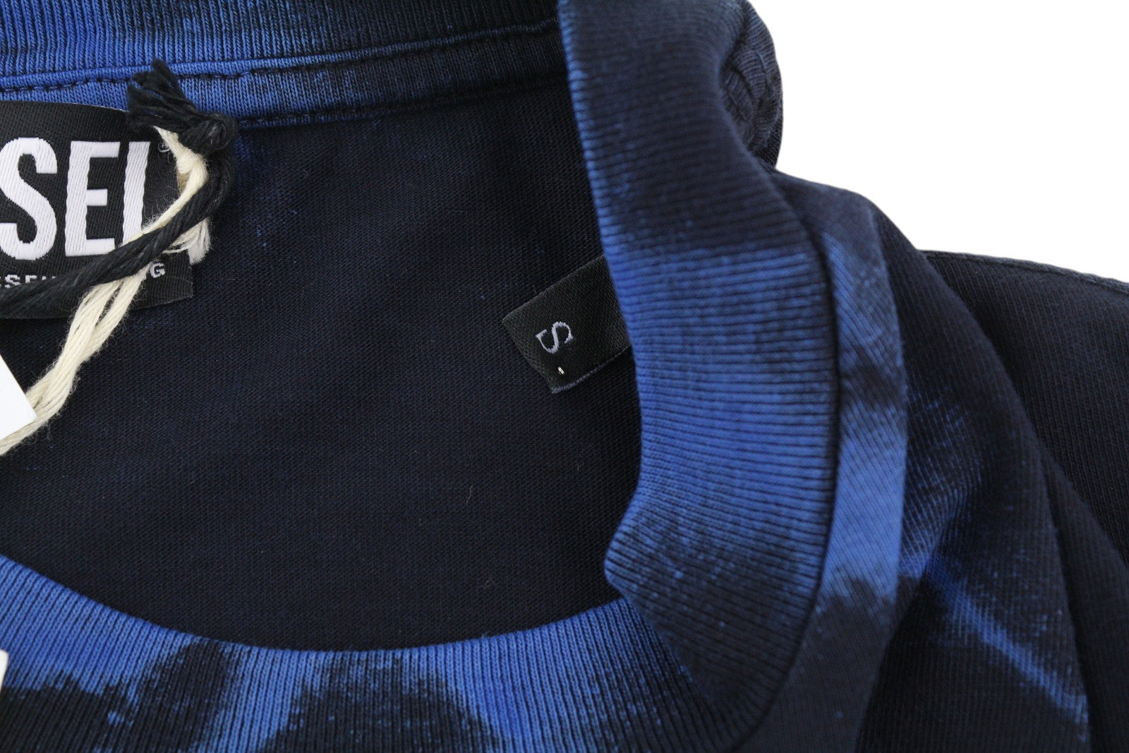 DIESEL T-Just-B84 vyriški marškinėliai S dydžio, juodi, trikotažiniai, tamprūs, apvalios apykaklės, rekomenduojama kaina – 150 € 