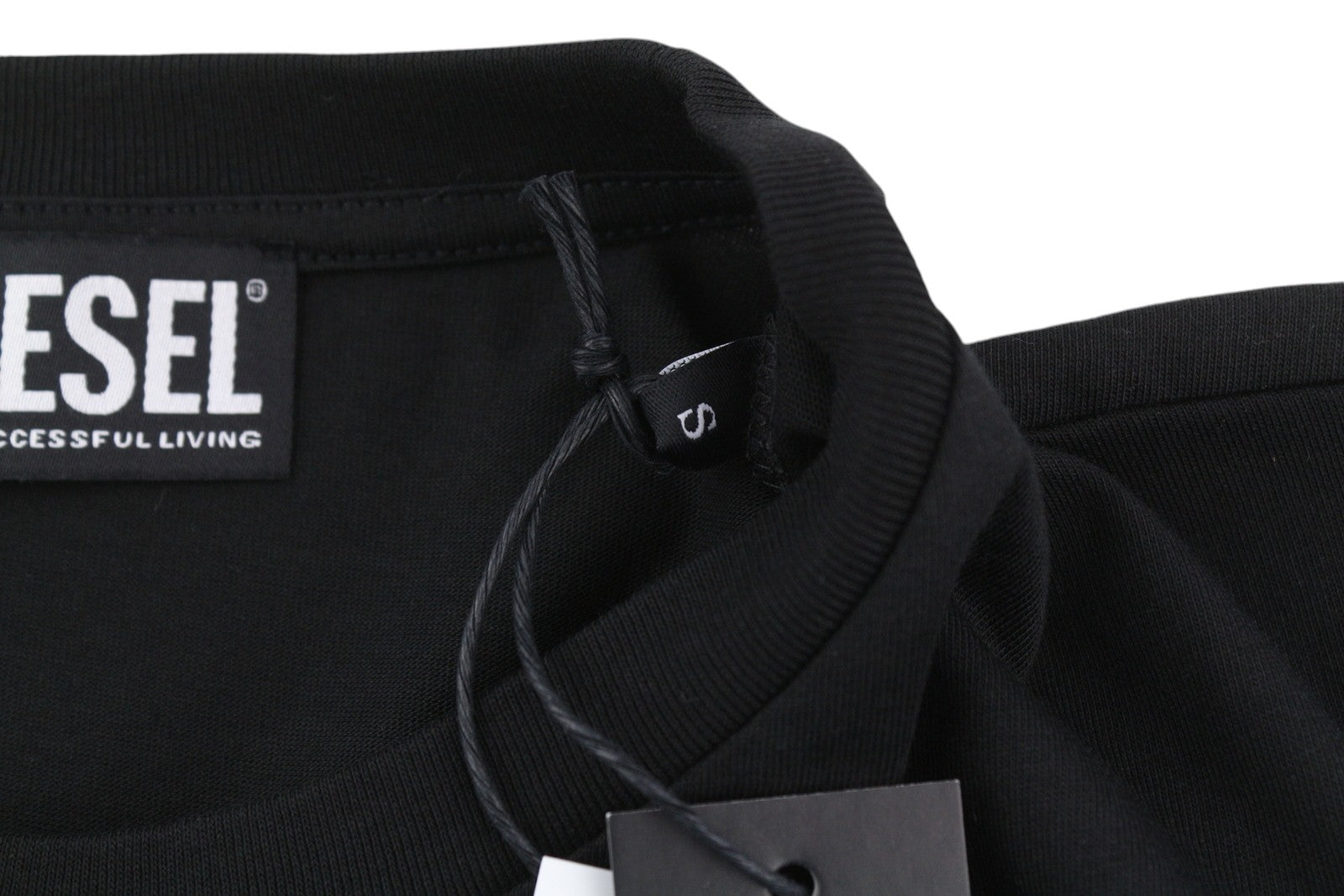 DIESEL T-Diegos-B13 vyriški marškinėliai S, juodi, tamprūs, apvalios iškirptės, trumpomis rankovėmis.
