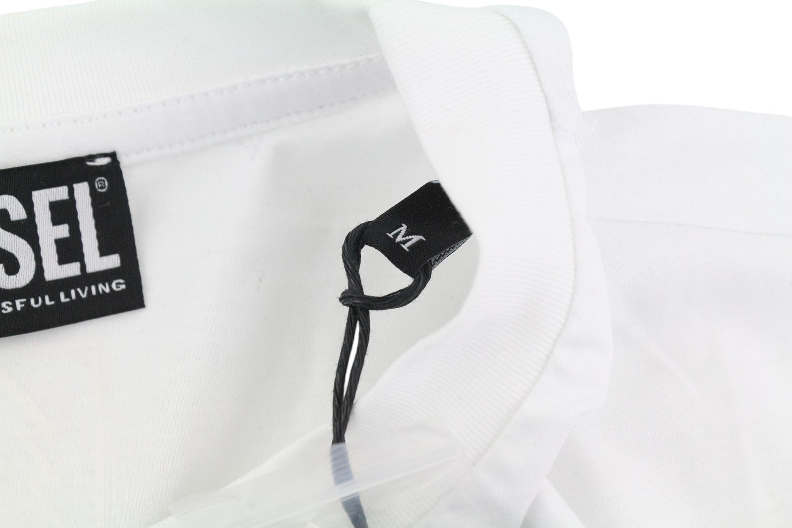 DIESEL T-Haim vyriški marškinėliai M, balti, trikotažiniai, su užtiestomis kišenėmis, apvalia kaklo iškirpte, trumpomis rankovėmis. 