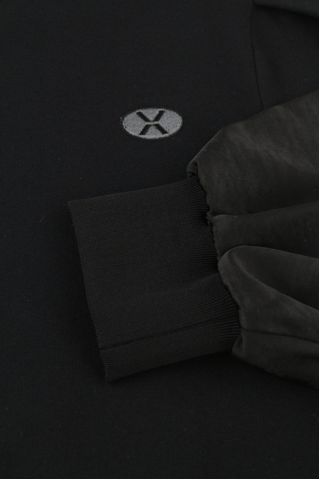 JOHN RICHMOND moteriškos klasikinės S formos juodos ilgomis rankovėmis iki kelių marškinėliai visiems metų laikams