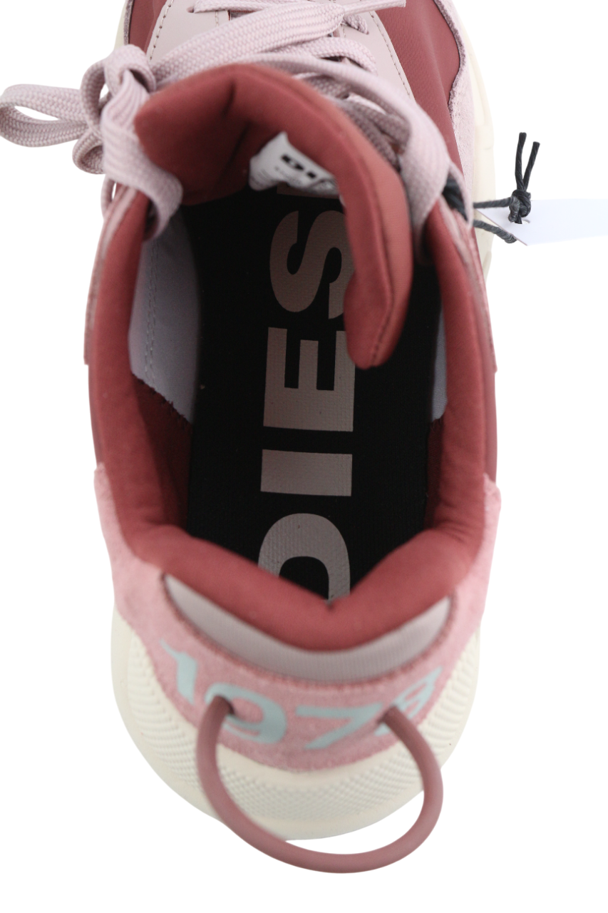 DIESEL S-Serendipity LC moteriški sportbačiai, EU37, violetiniai, žemi, suvarstomi, rekomenduojama kaina – 150 € 