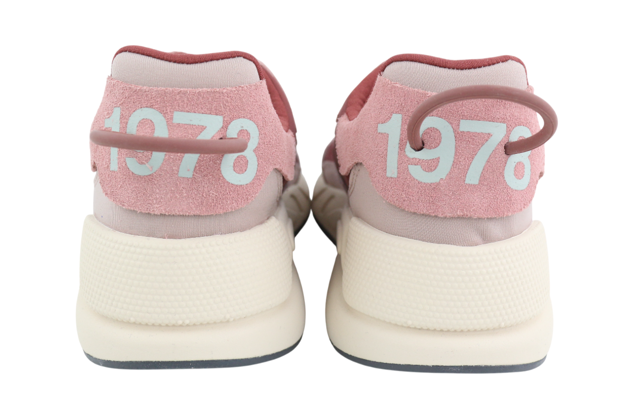 DIESEL S-Serendipity LC moteriški sportbačiai, EU37, violetiniai, žemi, suvarstomi, rekomenduojama kaina – 150 € 