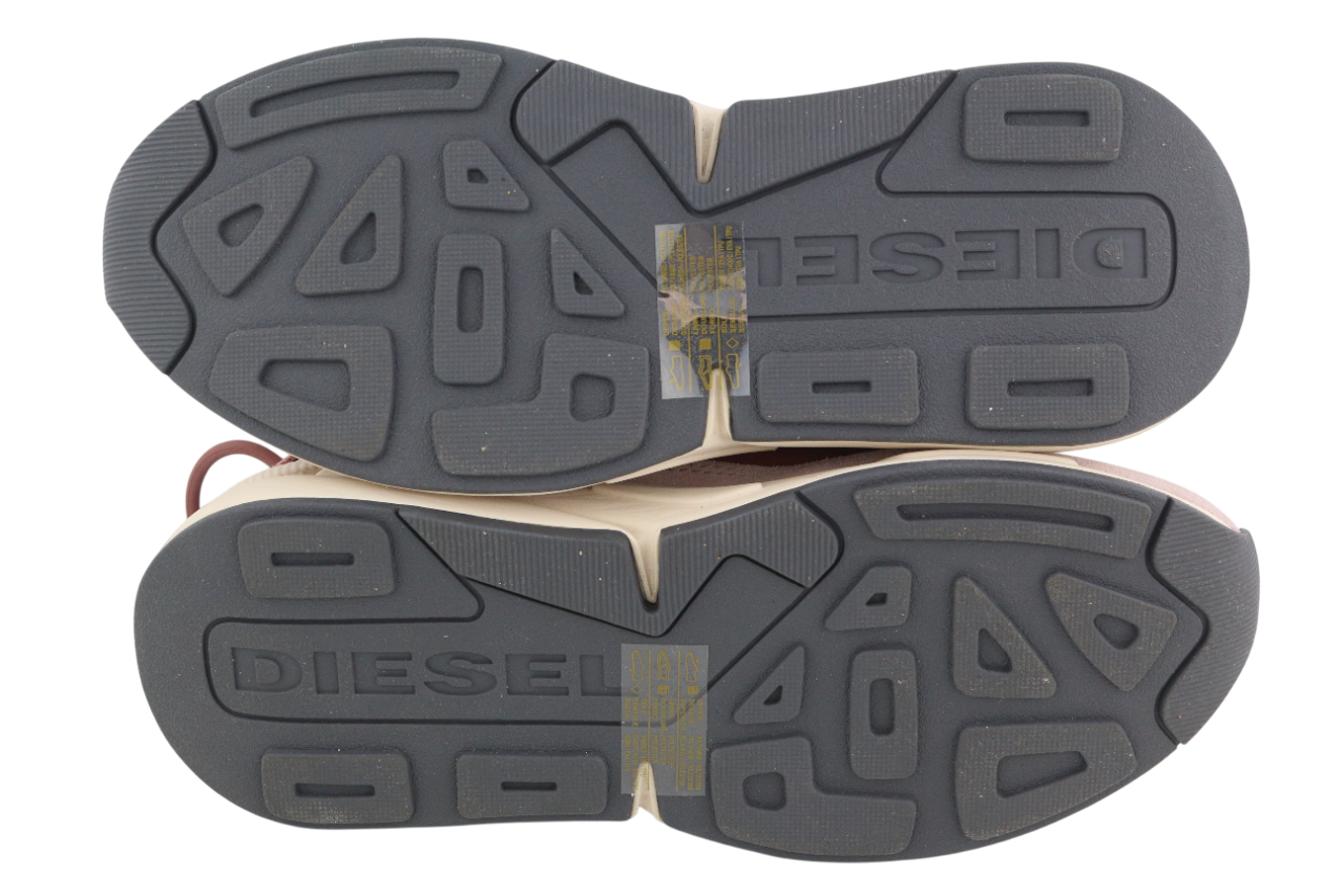 DIESEL S-Serendipity LC moteriški sportbačiai, EU37, violetiniai, žemi, suvarstomi, rekomenduojama kaina – 150 € 