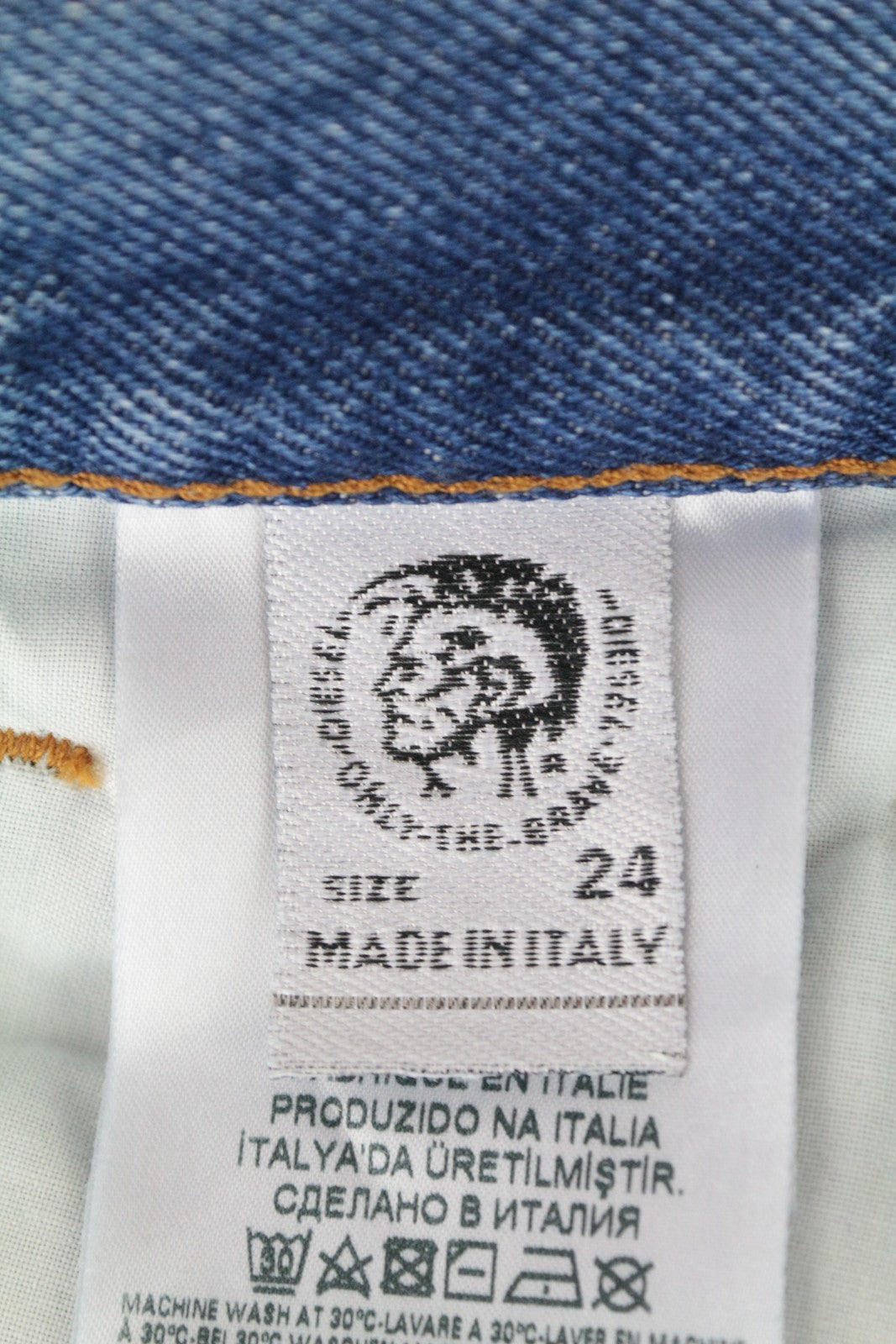 DIESEL Widee 0077V moteriški džinsai W24/L32 tiesaus kirpimo, skalbtos medvilnės, mėlyni mergaitėms 