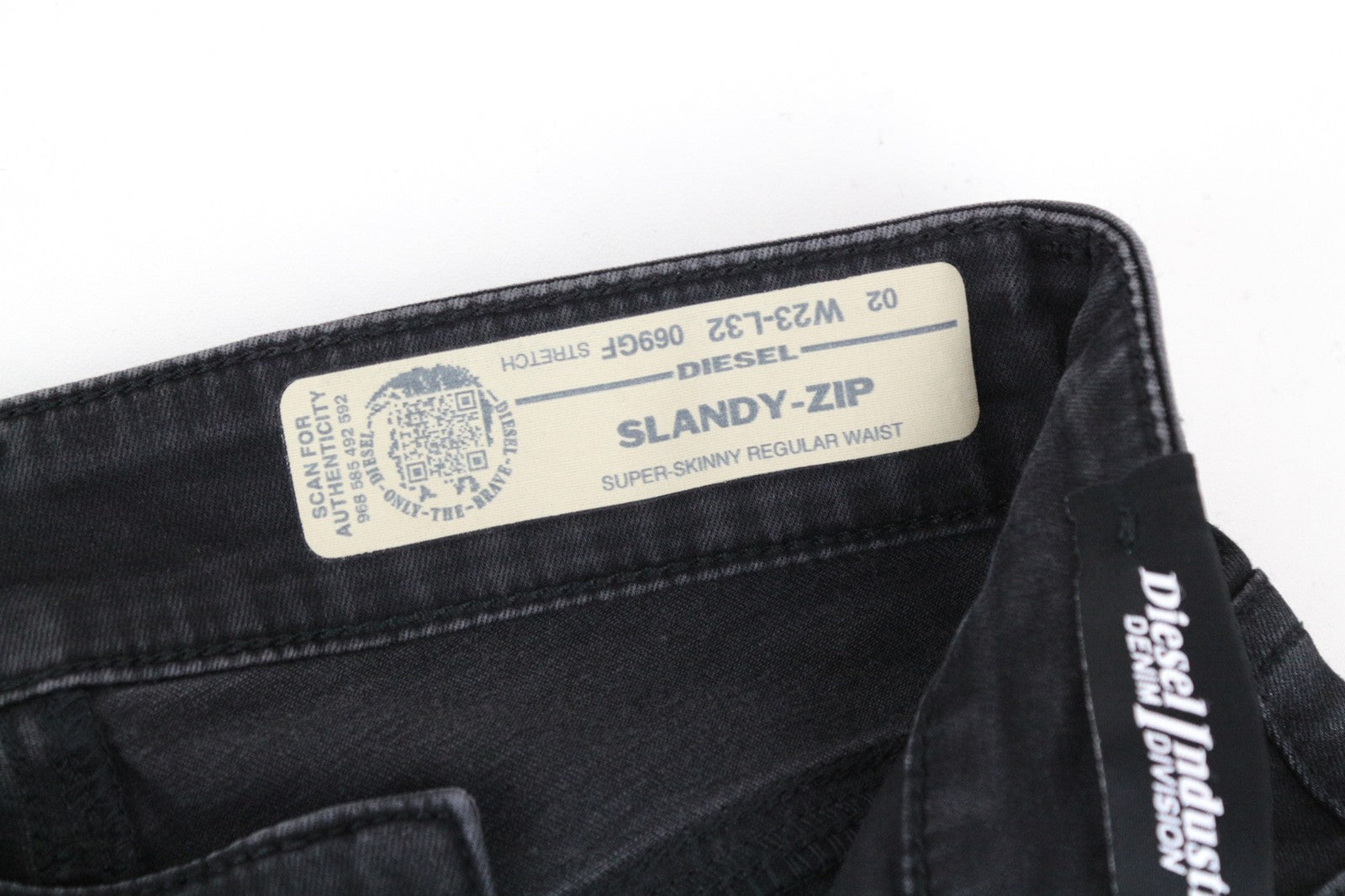 DIESEL Slandy-Zip 069GF Women's Jeans W23/L32 Mid-Rise Coated Skinny Girls Fit