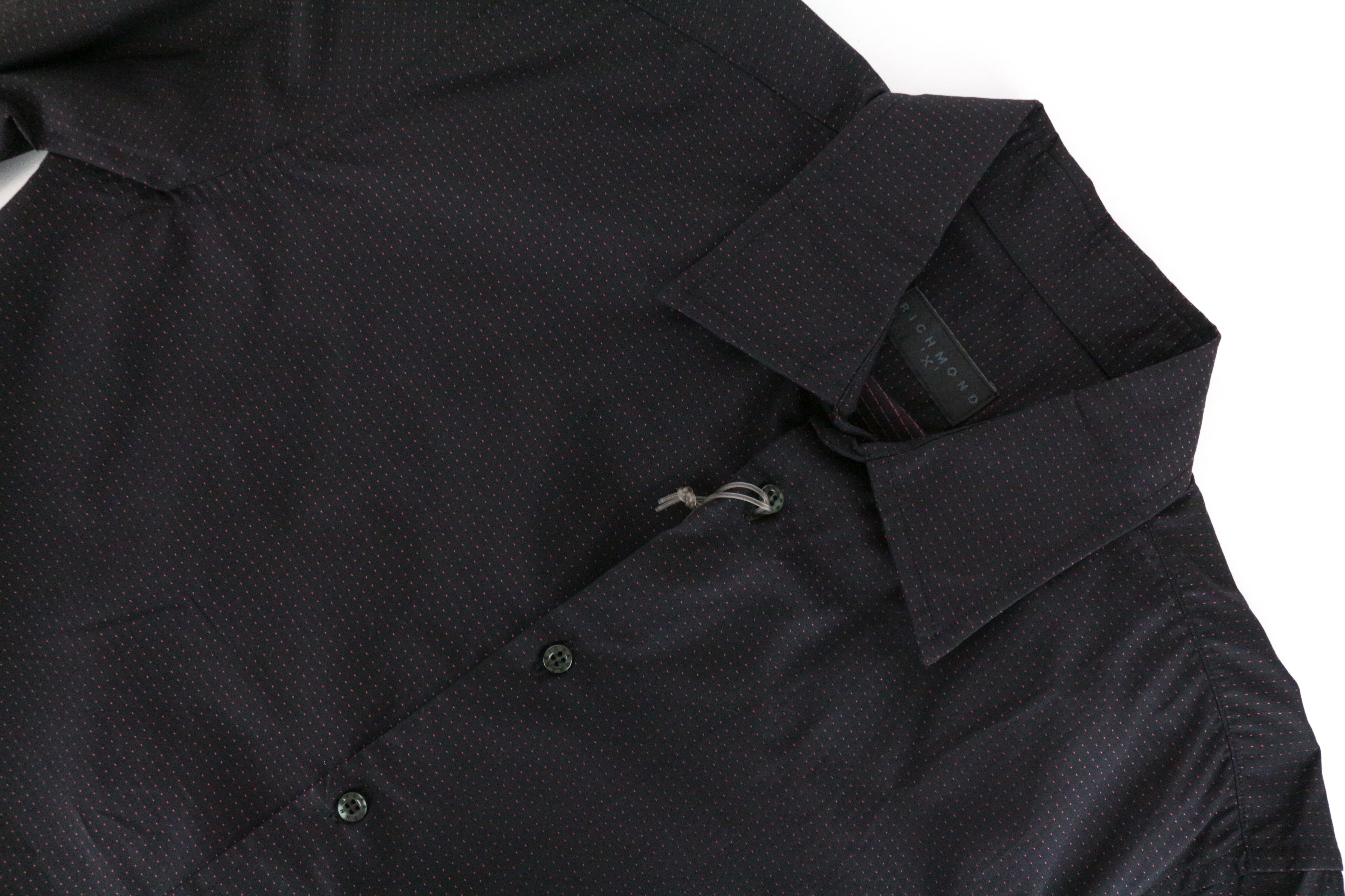 RICHMOND vyriški marškiniai M/L dydžio, tamsiai mėlyni, taškuoti, grynos medvilnės ilgomis rankovėmis, su sagomis 