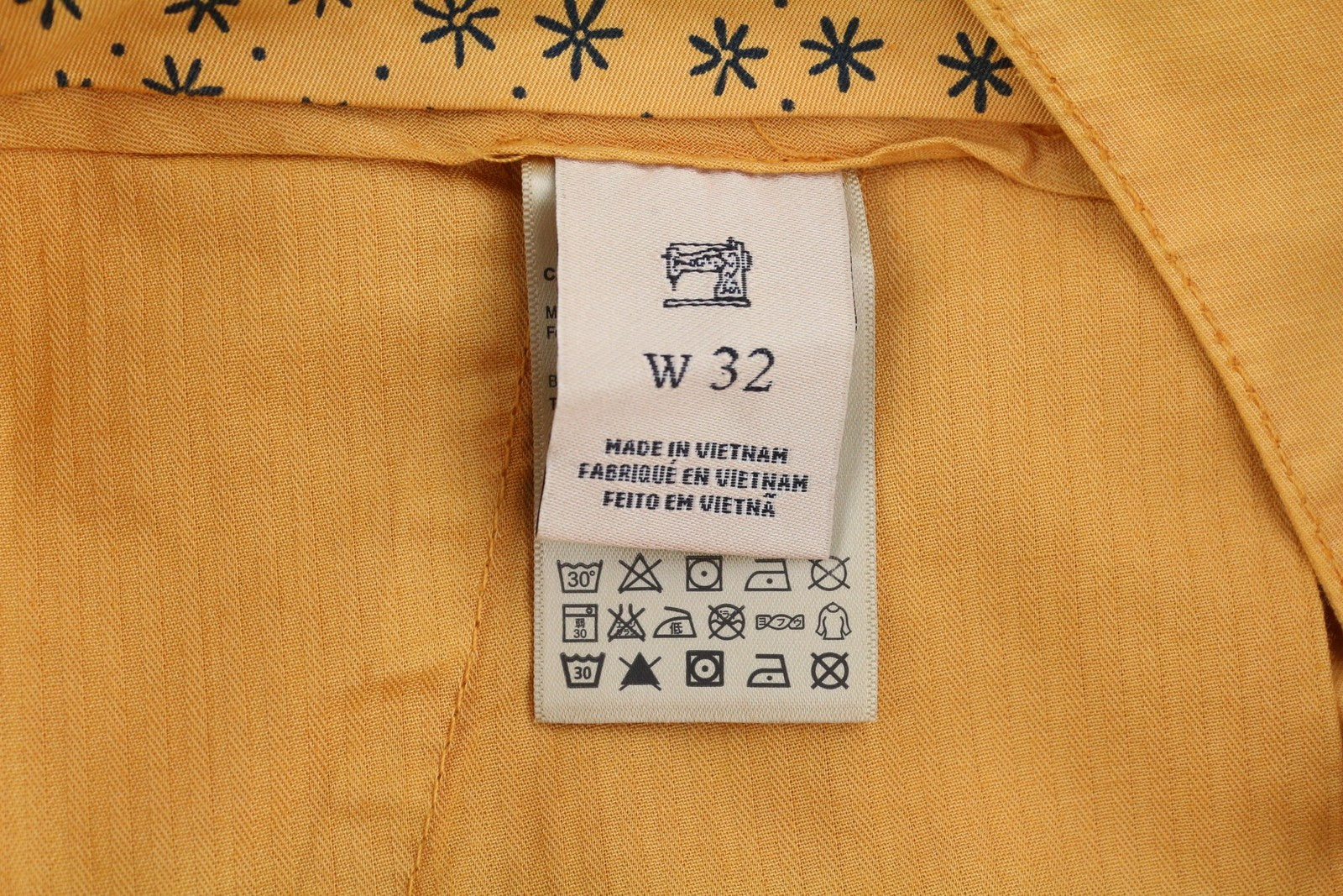 SCOTCH &amp; SODA vyriški šortai W32 Chino, oranžiniai, su atlenkiamu užtrauktuku ir logotipu. 