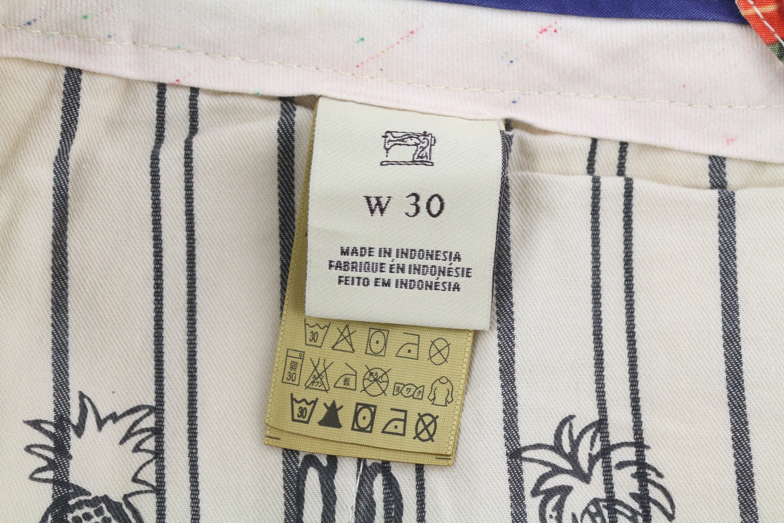 SCOTCH &amp; SODA vyriški šortai W30 Chino su spalvingais lapų raštais, kišenėmis ir logotipu. Laisvalaikio stiliaus.