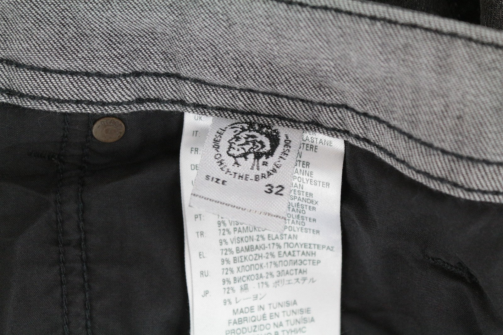 DIESEL Thommer 0687J vyriški W32/L30 ploni, juodi, išblukusio kirpimo džinsiniai kelnės 