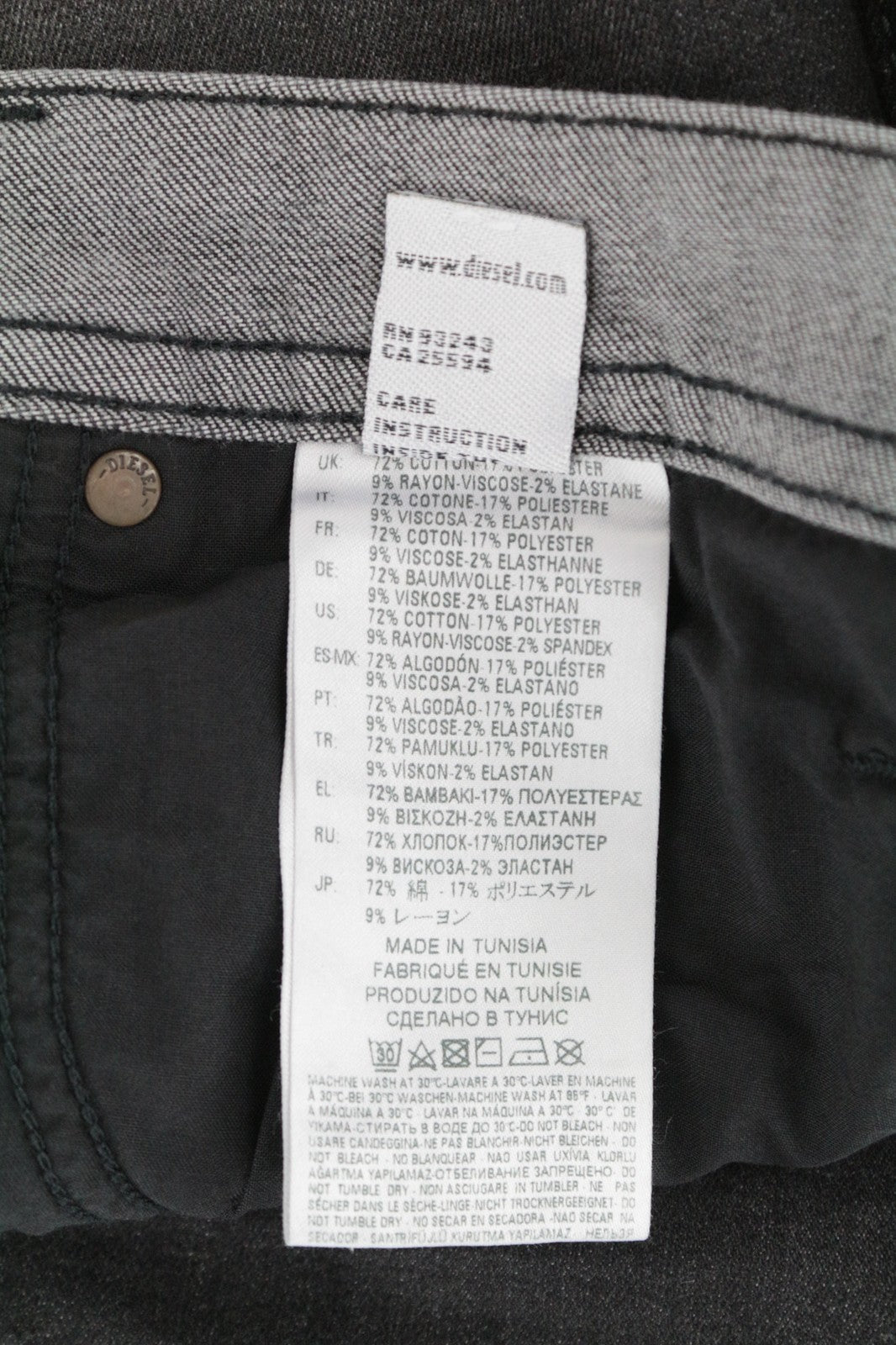 DIESEL Thommer 0687J vyriški W32/L30 ploni, juodi, išblukusio kirpimo džinsiniai kelnės 