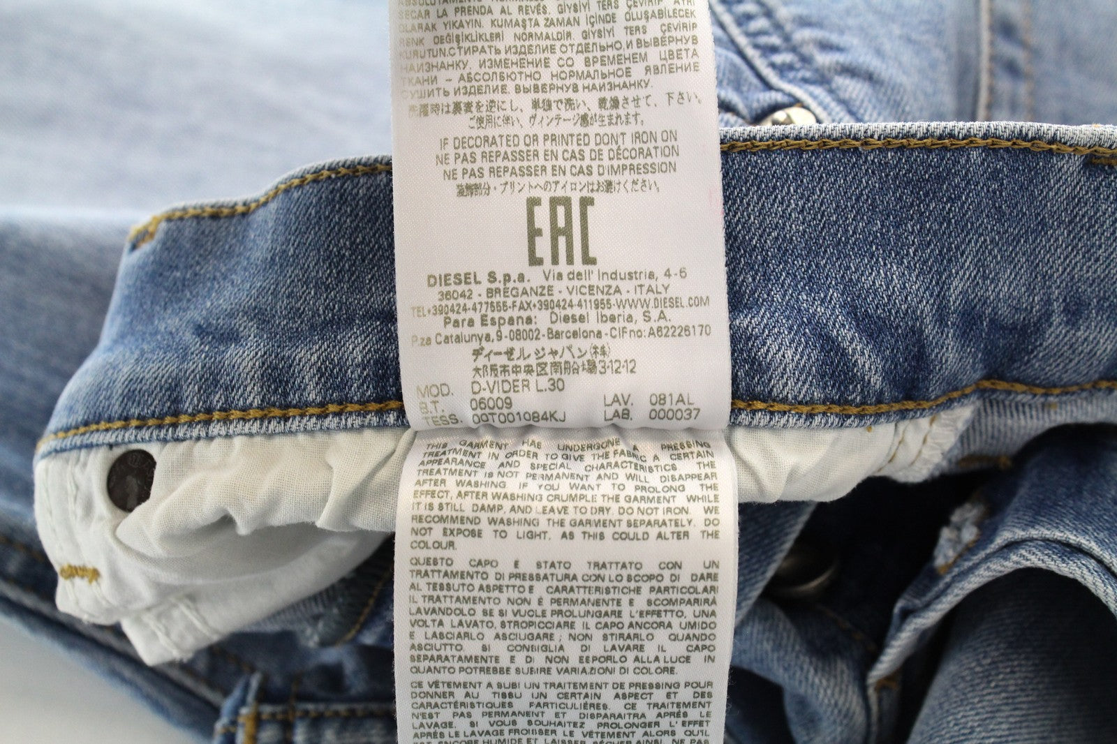 DIESEL D-Vider 081AL vyriški W29/L30 skalbti tamprūs morkų kirpimo mėlyni džinsiniai batai 