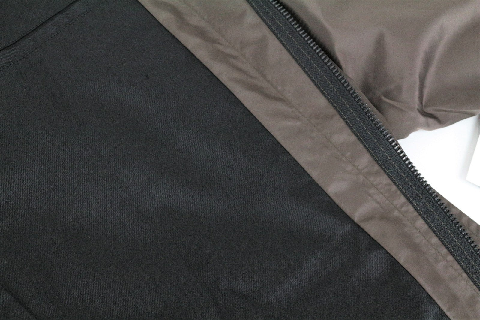 RICHMOND vyriška striukė 48 ruda, trumpa, nailono, su kišenėmis ir apykakle 