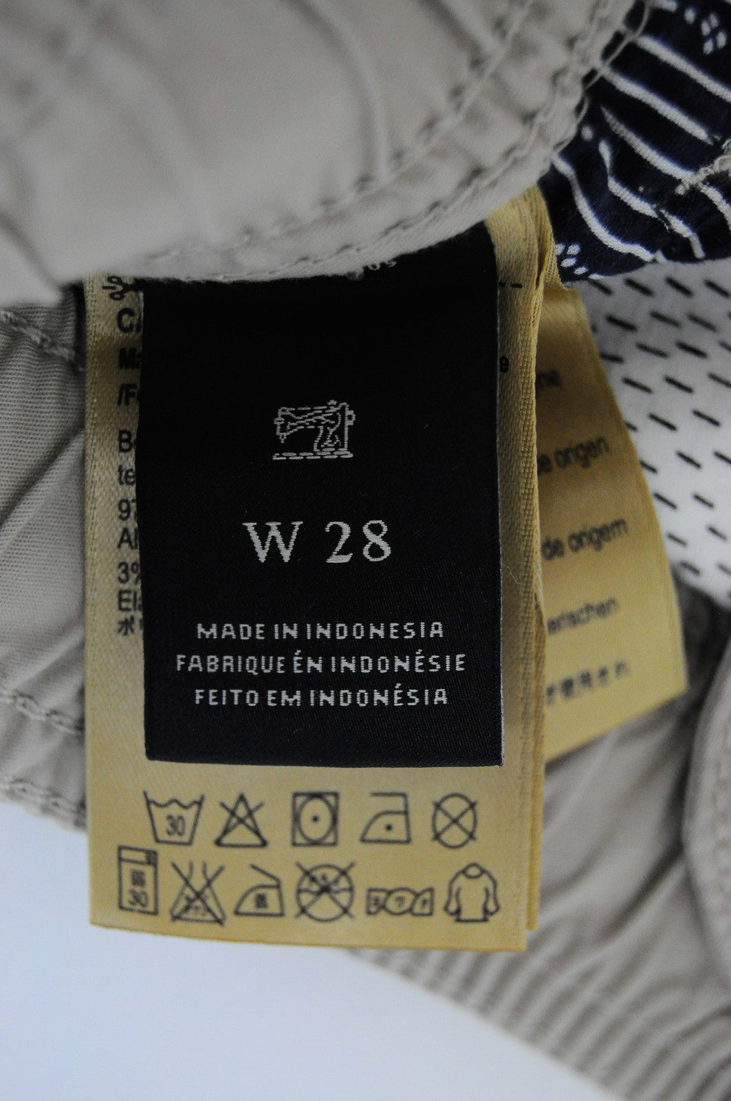 SCOTCH &amp; SODA Couture W28 pilki vyriški krovininiai šortai su keliomis kišenėmis ir tampriais gobtuvais 