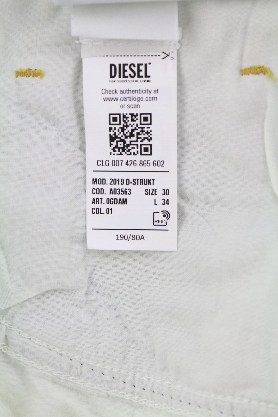 DIESEL 2019 D-Strukt 0GDAM vyriški džinsai W30/L34 plonos kojos, vidutinio juosmens, skalbti 