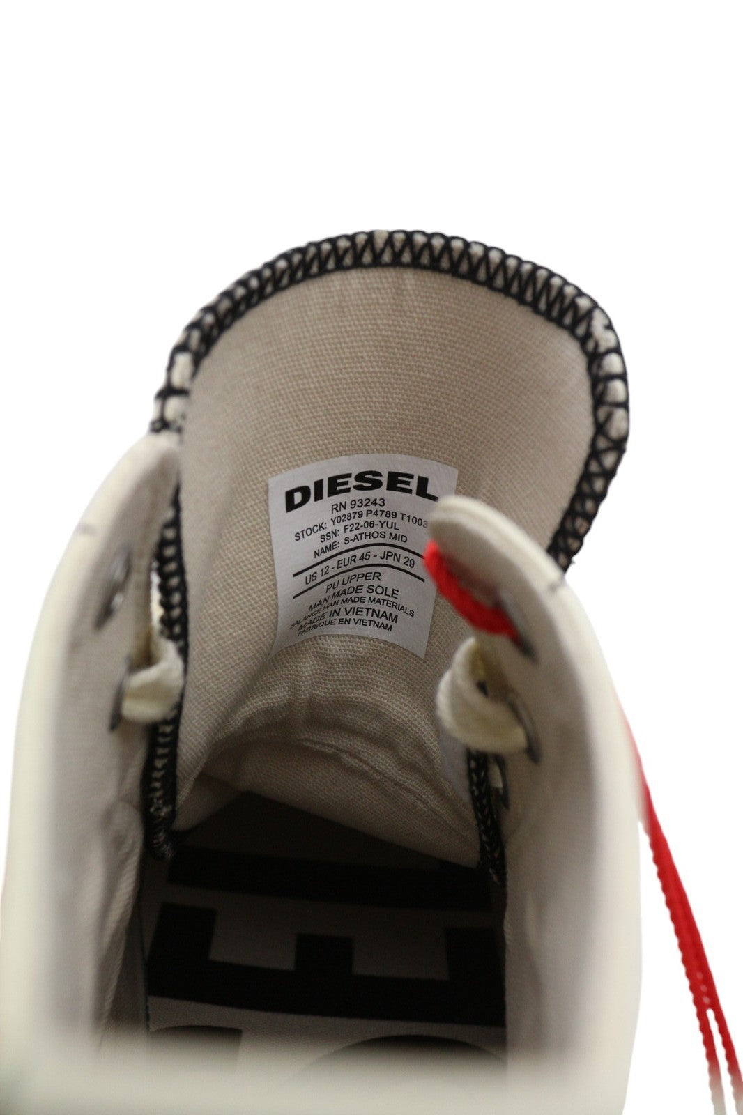 DIESEL S-Athos Mid vyriški sportbačiai, 45 €, balti, dengti, rekomenduojama kaina – 175 €, migdolų nosys. 