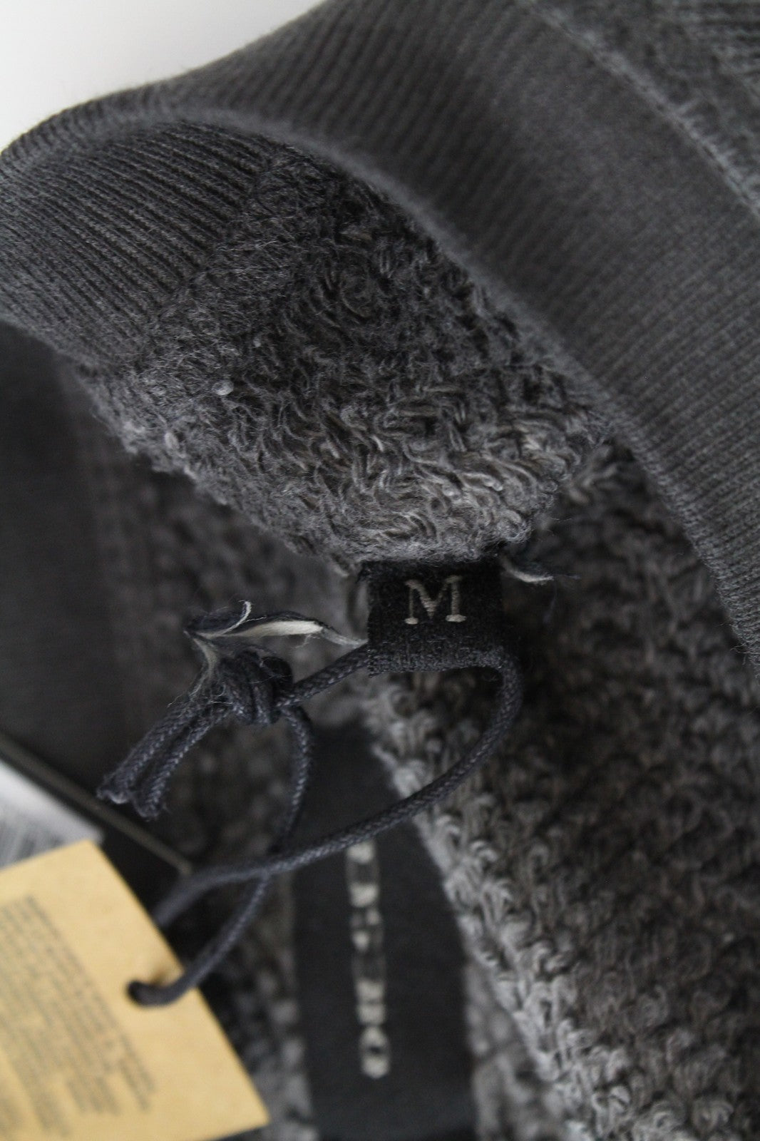 DIESEL A-Joe-AD vyriškas M dydžio megztinis su logotipu ir pilku megztiniu laisvalaikio stiliaus. 