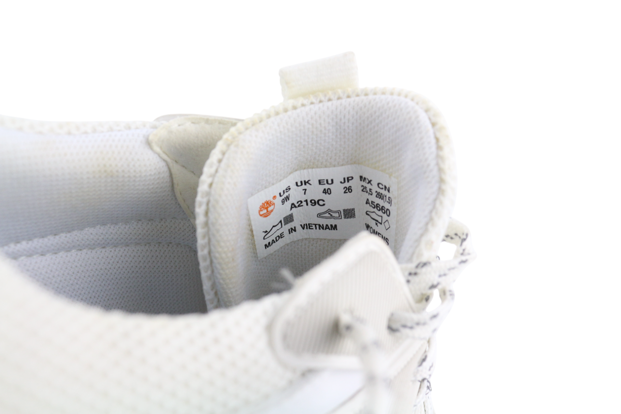 TIMBERLAND A219C moteriški sportbačiai, EU40, UK7, balti, migdolų spalvos, žemakulniai sportbačiai su raišteliais. 