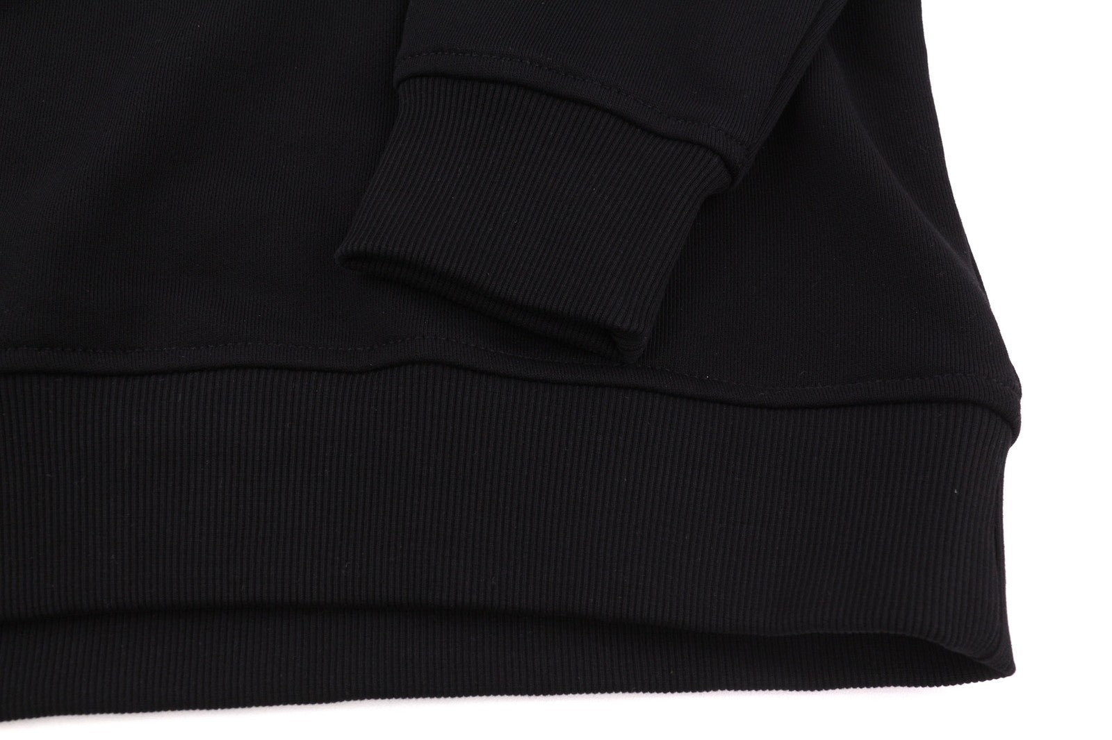 DIESEL F-Reggy-Hood moteriškas džemperis su gobtuvu M, juodas, su gobtuvu ir megztiniais dirželiais, rekomenduojama kaina – 150 € 