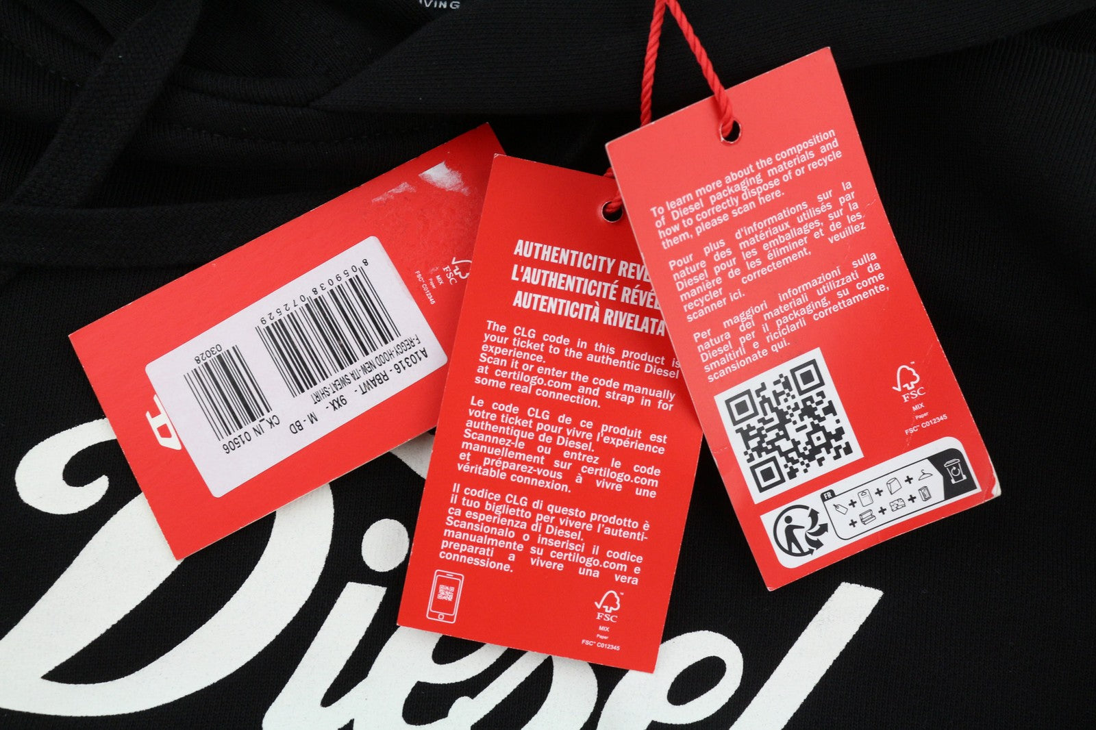 DIESEL F-Reggy-Hood moteriškas džemperis su gobtuvu M, juodas, su gobtuvu ir megztiniais dirželiais, rekomenduojama kaina – 150 € 