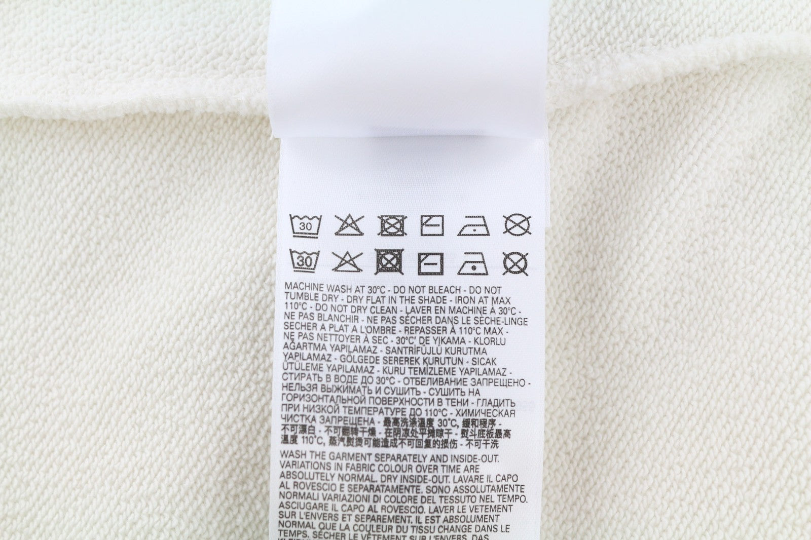 DIESEL S-Ginn-Hood vyriškas džemperis su gobtuvu M, smėlio spalvos, su kengūros dirželiais, rekomenduojama kaina – 175 € 