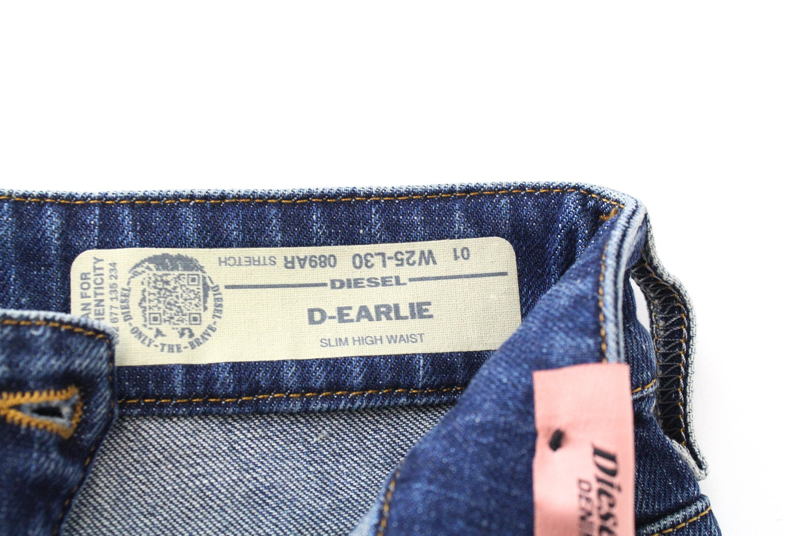 DIESEL D-Earlie 089AR W25/L30 moteriški džinsai su apnašomis, aukštu liemeniu ir užtrauktuku. 