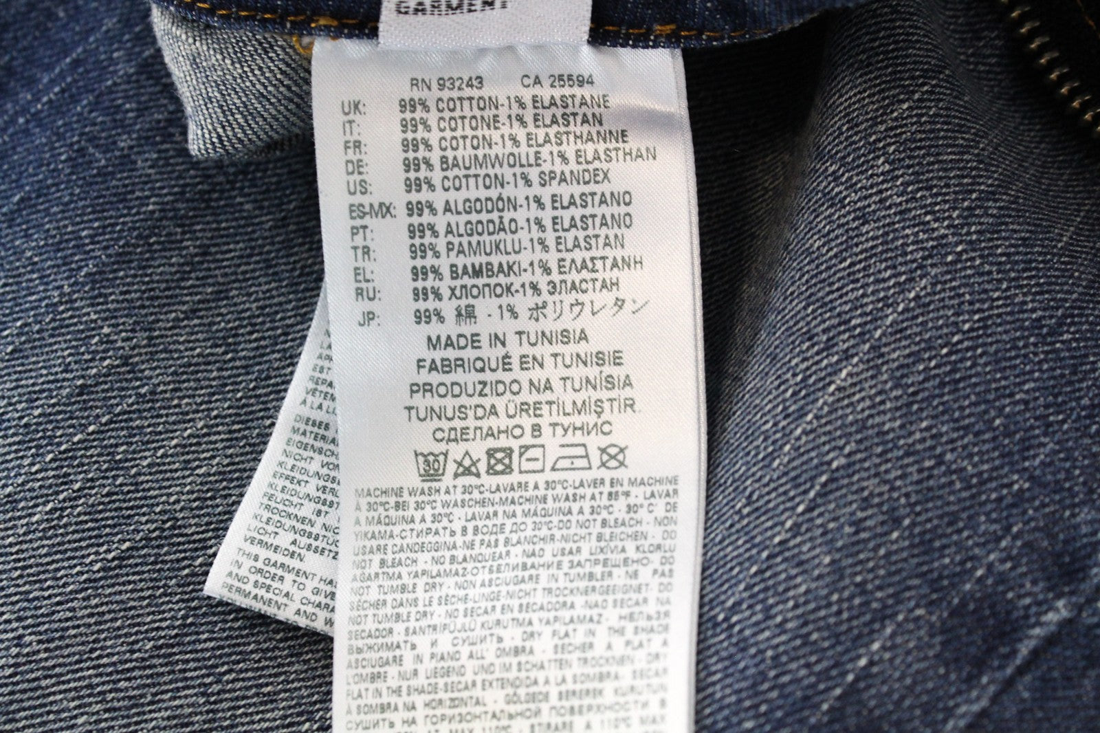 DIESEL D-Earlie 089AR W25/L30 moteriški džinsai su apnašomis, aukštu liemeniu ir užtrauktuku. 