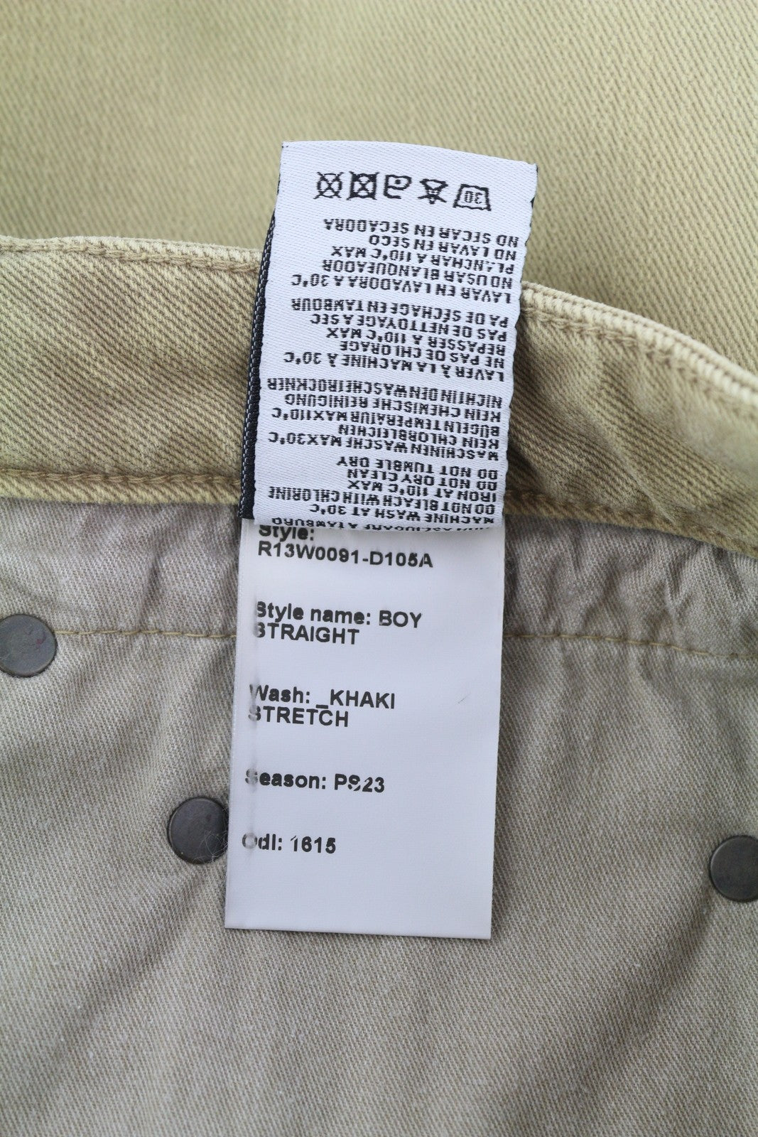 R13 berniukiški tiesūs moteriški džinsai, 29 m. skalbti chaki spalvos, tamprūs iki kulkšnių, rekomenduojama kaina – 645 € 