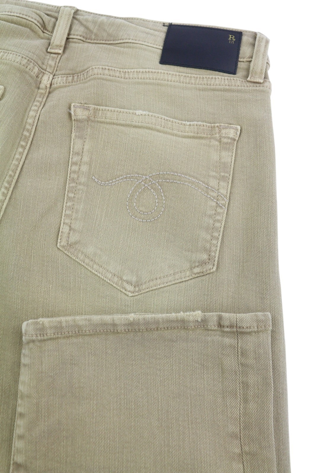 R13 berniukiški tiesūs moteriški džinsai, 29 m. skalbti chaki spalvos, tamprūs iki kulkšnių, rekomenduojama kaina – 645 € 