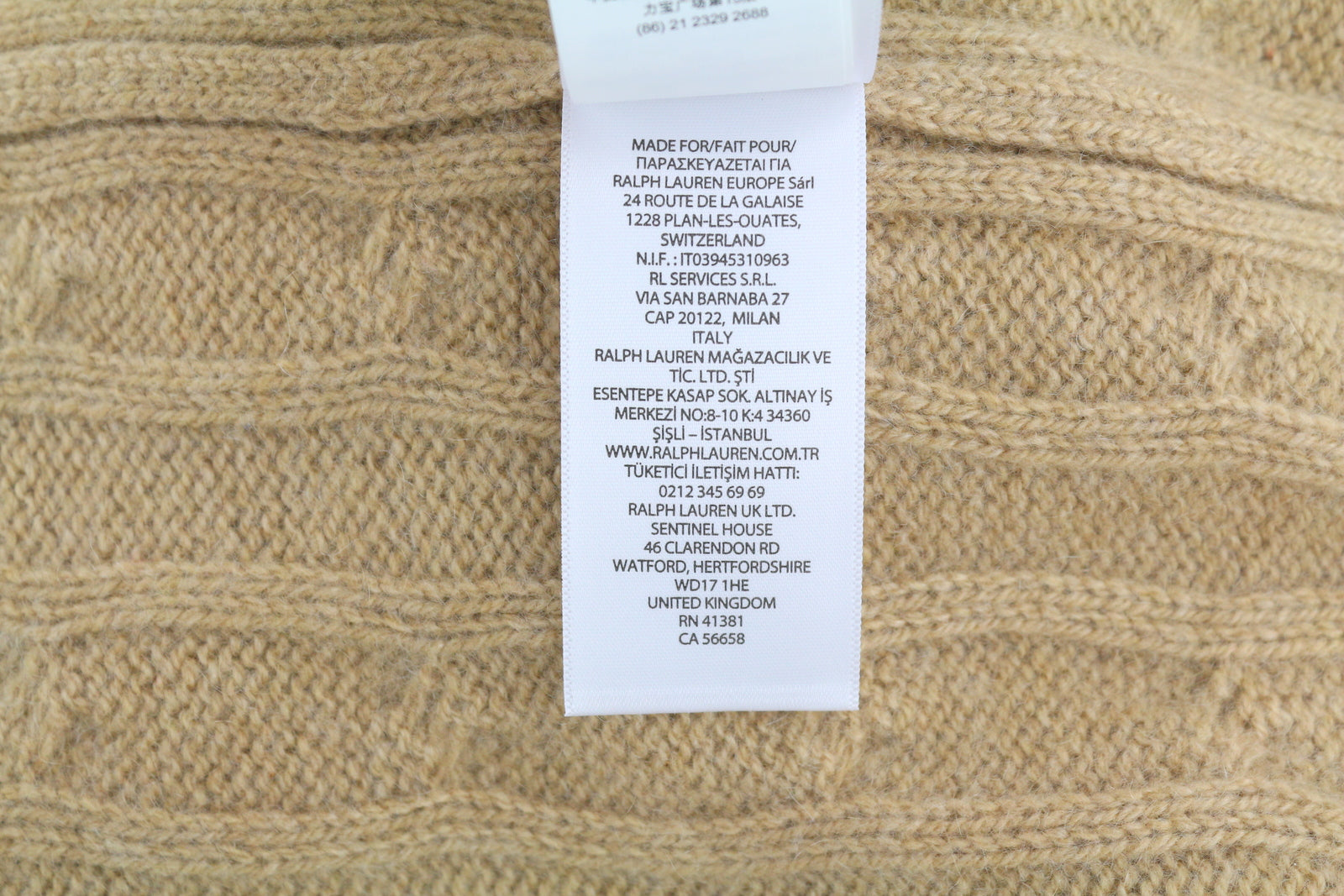 RALPH LAUREN kašmyro vyriškas megztinis 2XL dydžio, kupranugario spalvos, megztinis su kabeliu, rekomenduojama kaina – 619 € 