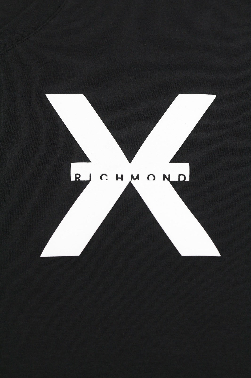 RICHMOND moteriški marškinėliai S, juodi, trumpomis rankovėmis, V formos iškirpte, su raštu, visiems metų laikams 