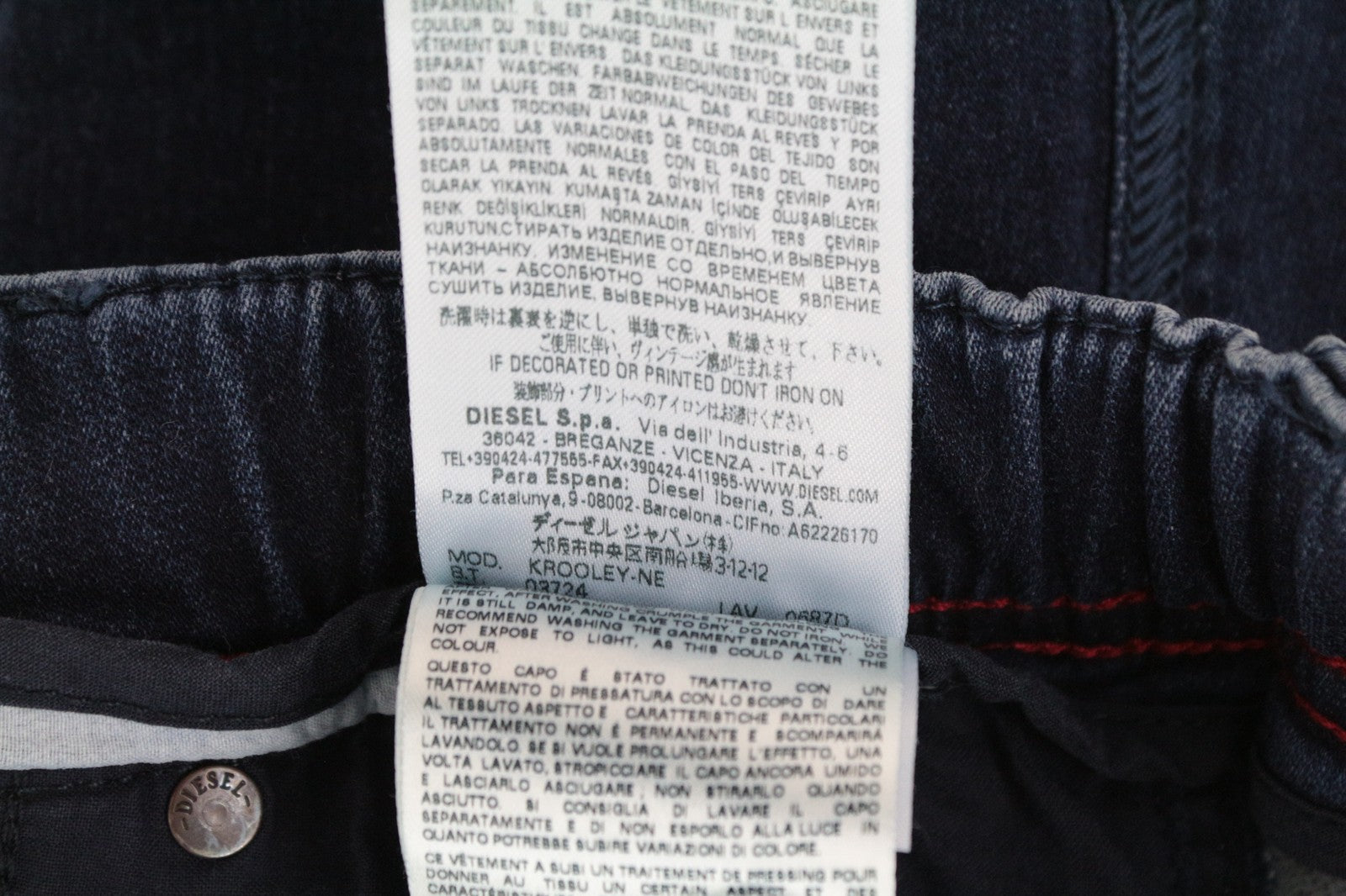 DIESEL Krooley-NE 0687D W28 vyriški džinsai su sportiniu snapeliu, siaurėjančios, kontrastingos mėlynos spalvos. 