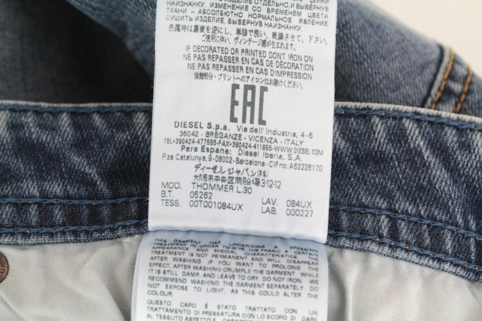 DIESEL Thommer 084UX W29/L30 vyriški džinsai su akmens spalvos raštu, ploni-aptempti, dėmėti, su užtrauktuku 