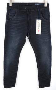 DIESEL Krooley-Ne 0686F W26 vyriški džinsai sportui, tamsūs, berniukiški, siaurėjantys. 