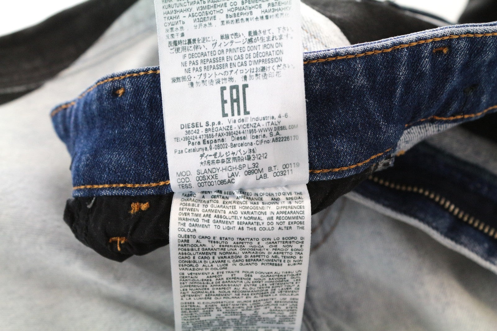 DIESEL Slandy-High-SP 0890M W27/L32 moteriški itin aptempti džinsai, skalbtos mėlynos spalvos, tamprūs 