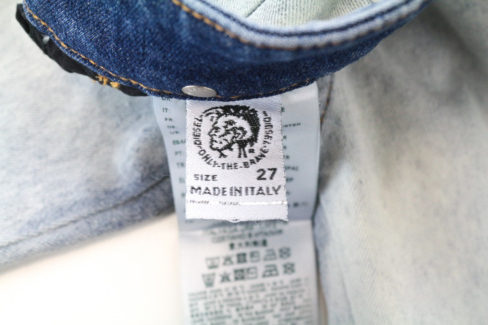 DIESEL Slandy-High-SP 0890M W27/L32 moteriški itin aptempti džinsai, skalbtos mėlynos spalvos, tamprūs 