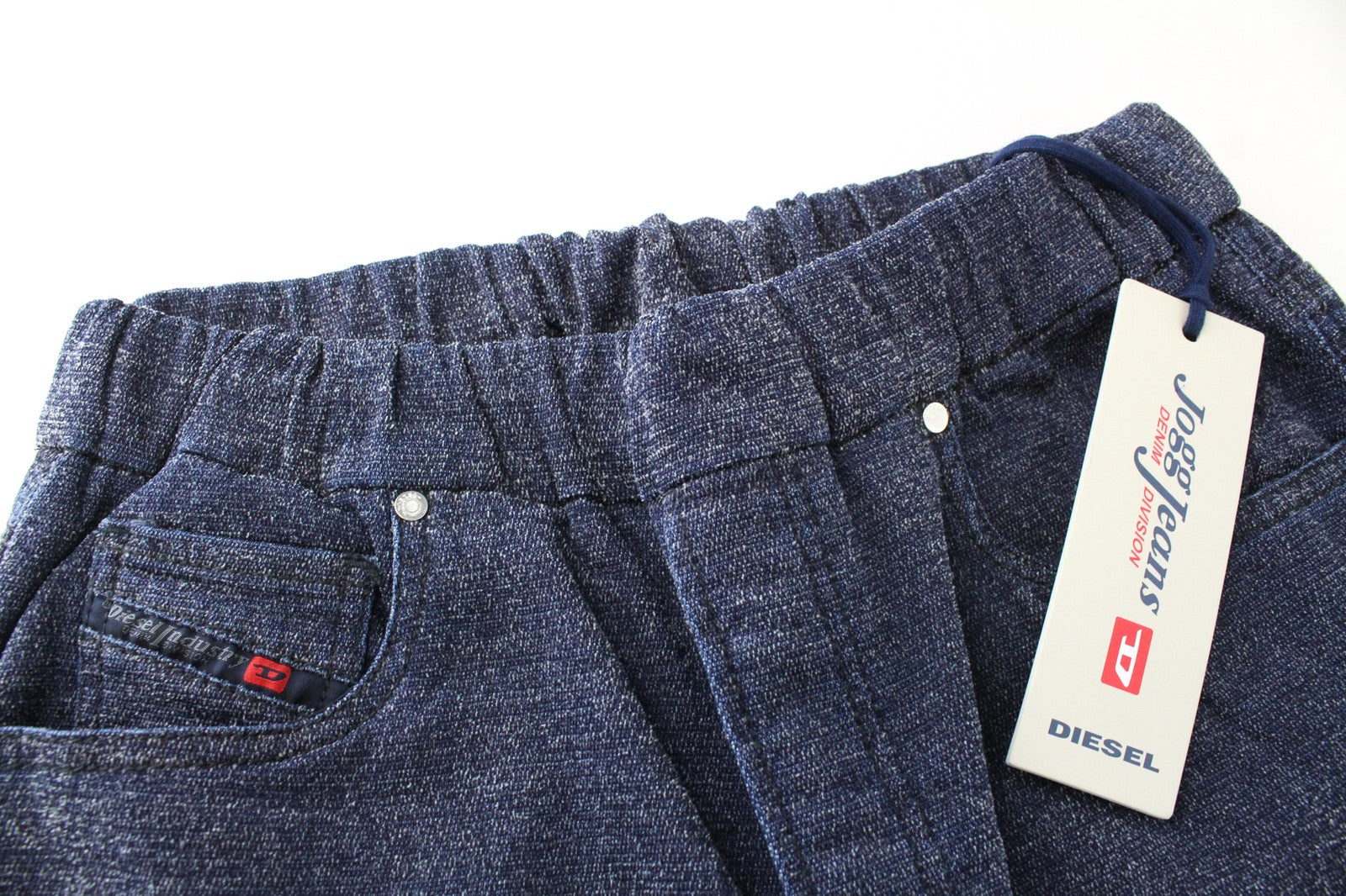 DIESEL Cosee-NE 0685Z W27 moteriškos kelnės „Boyfriend Fit“ mėlynos spalvos sportinis sportinis džemperis 