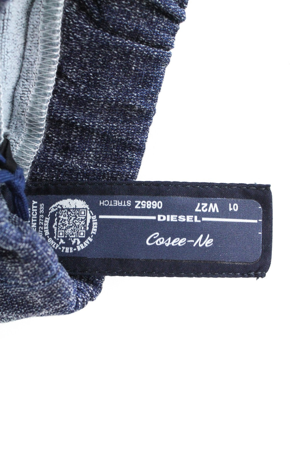 DIESEL Cosee-NE 0685Z W27 moteriškos kelnės „Boyfriend Fit“ mėlynos spalvos sportinis sportinis džemperis 