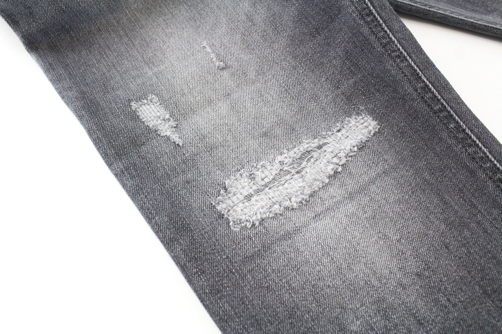 DIESEL D-Eetar 0890F W29/L30 vyriški džinsai, išblukintos pilkos spalvos, tamprūs, siaurėjantys, dėvėjimosi liemens. 