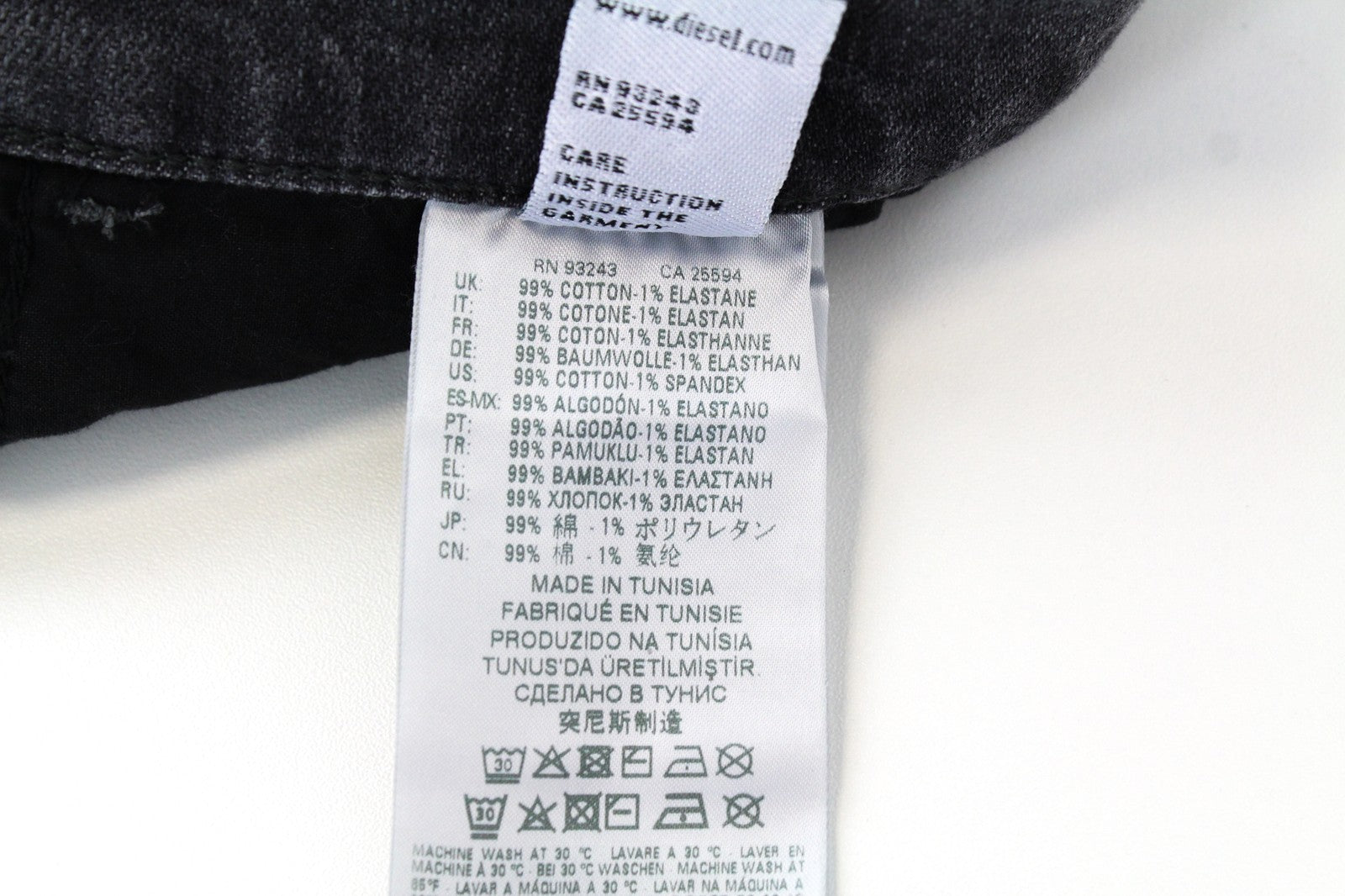 DIESEL D-Eetar 0890F W29/L30 vyriški džinsai, išblukintos pilkos spalvos, tamprūs, siaurėjantys, dėvėjimosi liemens. 