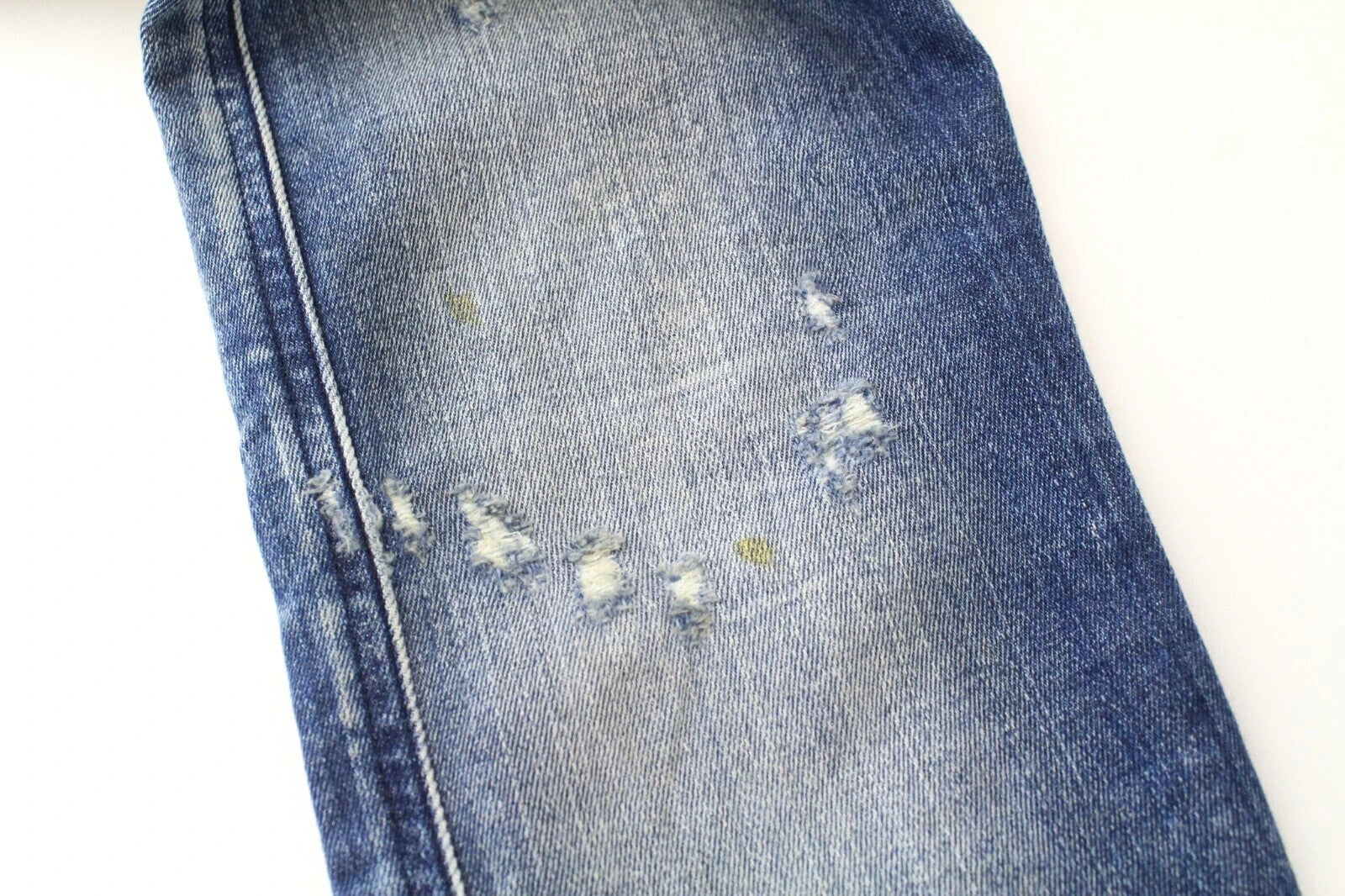 DIESEL D-Reeft-T 0870O W26 vyriški aptempti džinsai berniukams, sportiniai, su sendinto audinio dėmėmis. 