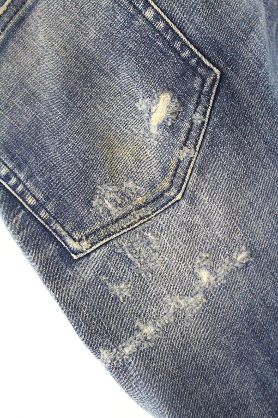 DIESEL D-Reeft-T 0870O W26 vyriški aptempti džinsai berniukams, sportiniai, su sendinto audinio dėmėmis. 