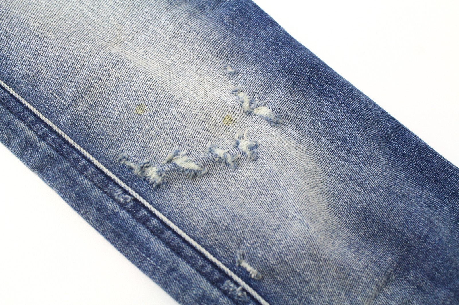 DIESEL D-Reeft-T 0870O W26 vyriški džinsai, aptempti, berniukiški, sportiniai, su dėmėmis. 