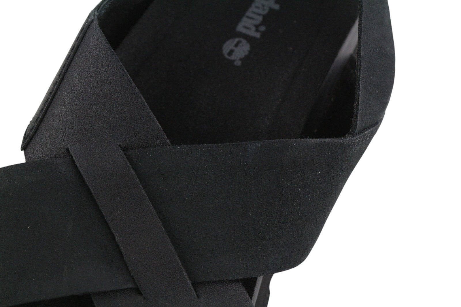 TIMBERLAND A23FE moteriškos basutės, 39 €, juodos, odinės, su platforma ir sagtimi. 