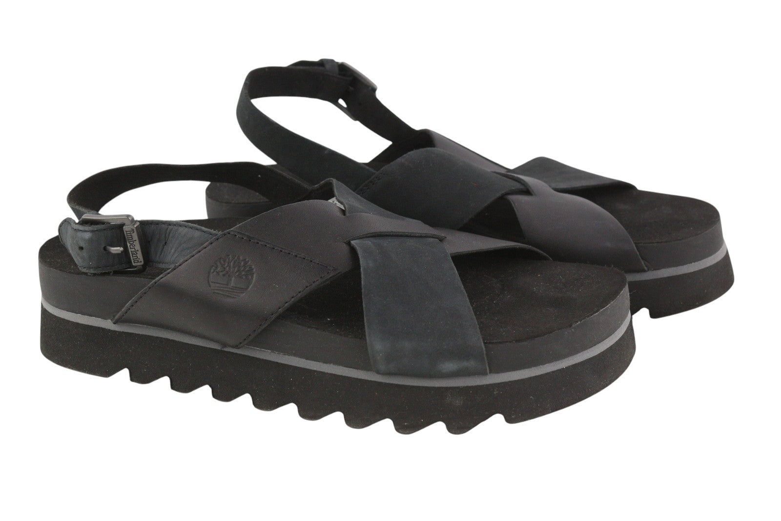 TIMBERLAND A23FE moteriškos basutės, 39 €, juodos, odinės, su platforma ir sagtimi. 