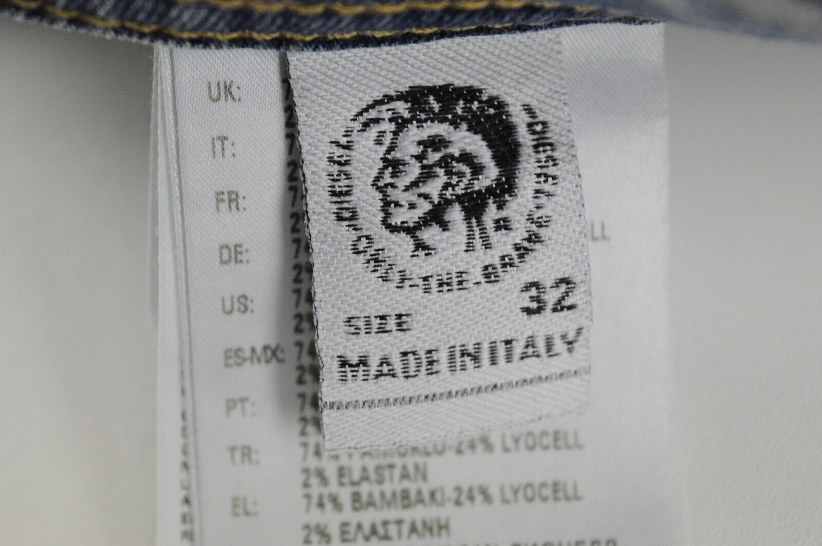 DIESEL Larkee-Beex 087AX Mens Jeans W32/L32 Tapered  Distressed Washed Blue