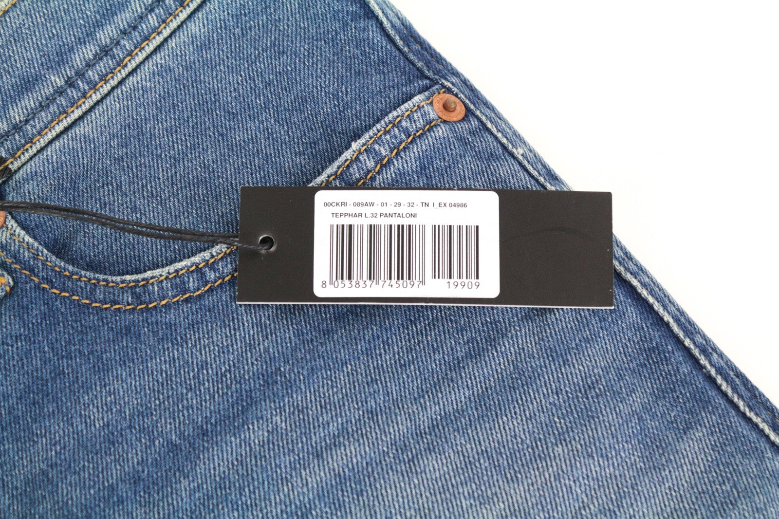 DIESEL Tepphar 089AW W29/L32 vyriški džinsai Slim Carrot spalvos su dirbtiniais dėmėtais džinsais 