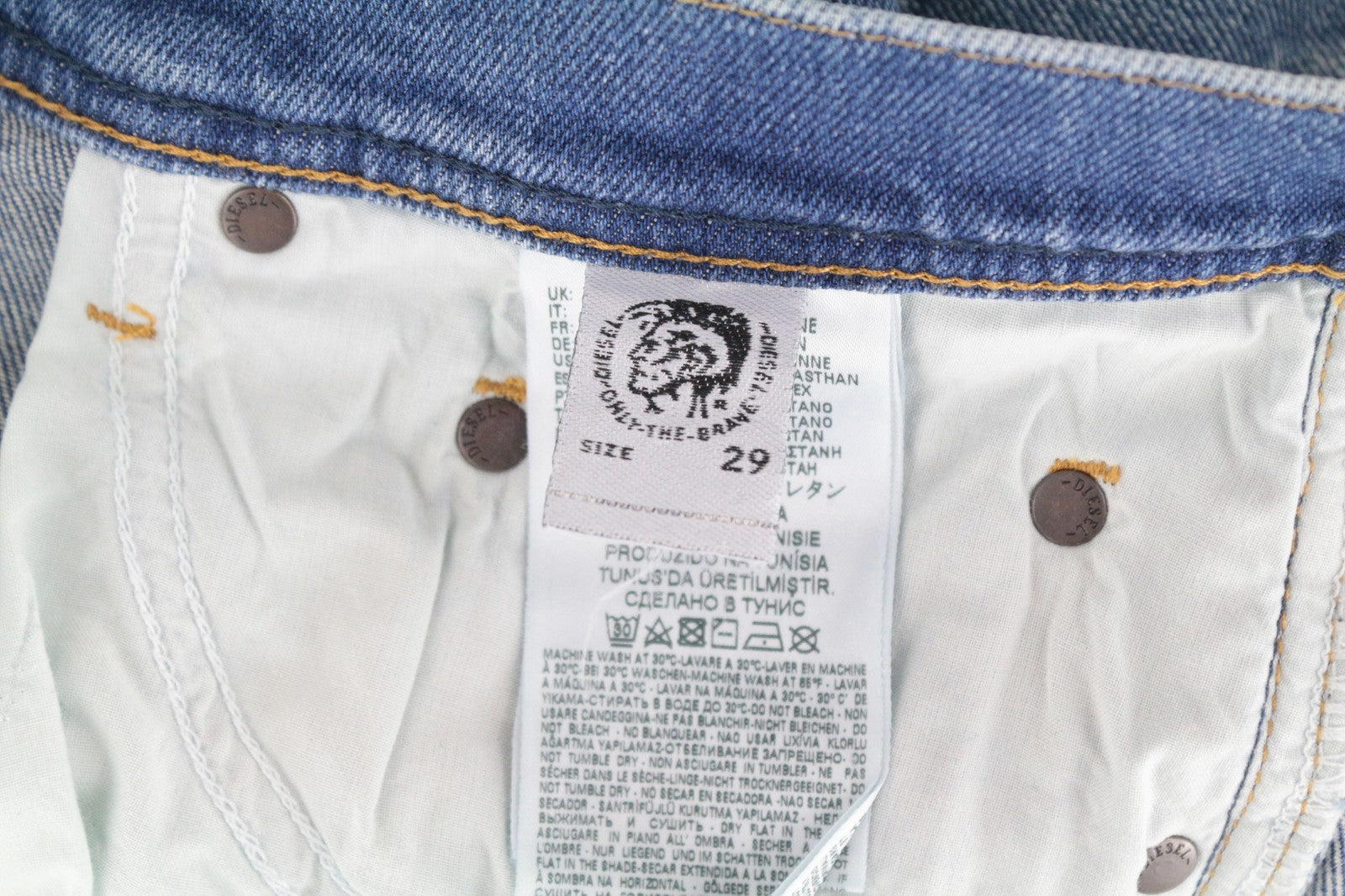 DIESEL Tepphar 089AW W29/L32 vyriški džinsai Slim Carrot spalvos su dirbtiniais dėmėtais džinsais 