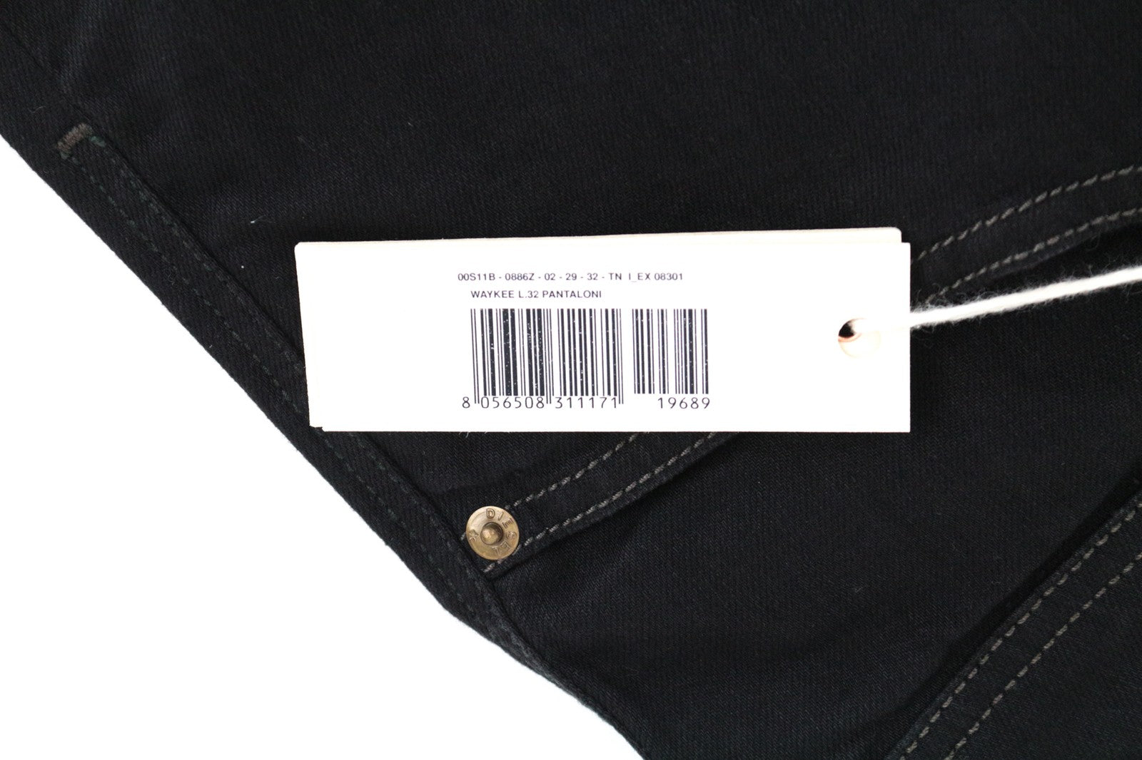 DIESEL Waykee 0886Z W29/L32 vyriški džinsai, tiesaus kirpimo, tamprūs, juodi, vienspalviai.