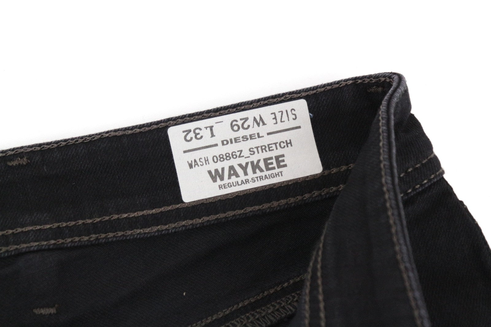DIESEL Waykee 0886Z W29/L32 vyriški džinsai, tiesaus kirpimo, tamprūs, juodi, vienspalviai.